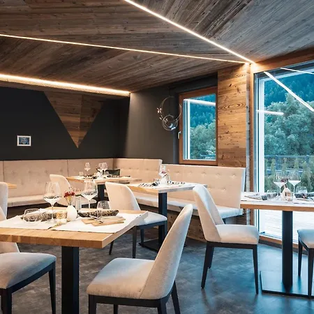 Aparthotel Les Dolomites Mountain San Martino in Badia