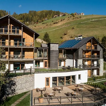 Aparthotel Les Dolomites Mountain