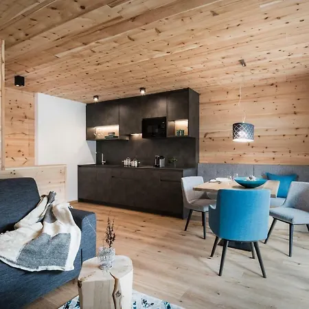 Les Dolomites Mountain Aparthotel San Martino in Badia