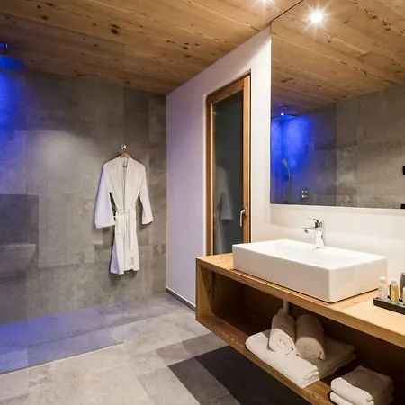 Les Dolomites Mountain 4* San Martino in Badia