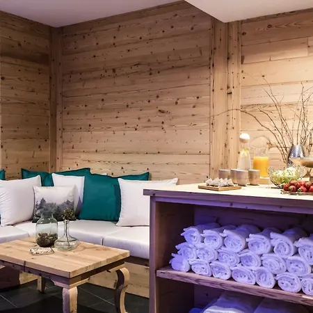 Aparthotel Les Dolomites Mountain 4*
