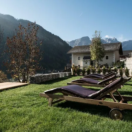 Les Dolomites Mountain Aparthotel