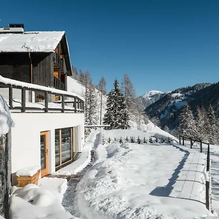 Les Dolomites Mountain Aparthotel 4*